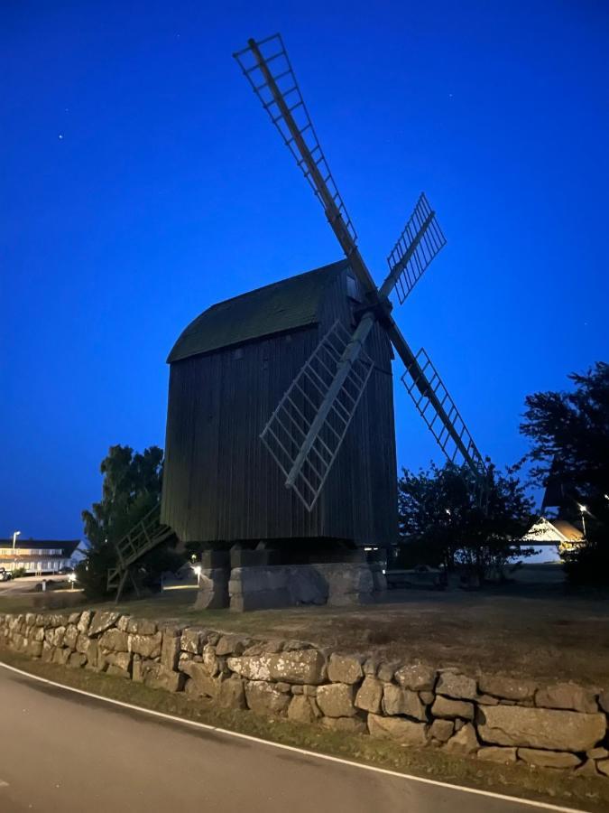 Nybygget Hus I Svaneke Taet Pa Klipper, Skov Og Hav Экстерьер фото